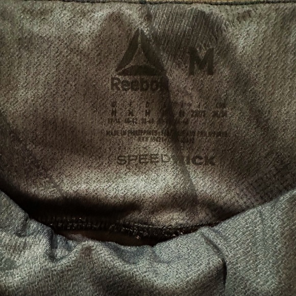 Reebok Speedwick Black Pattern Workout Capris, Medium - Picture 3 of 4